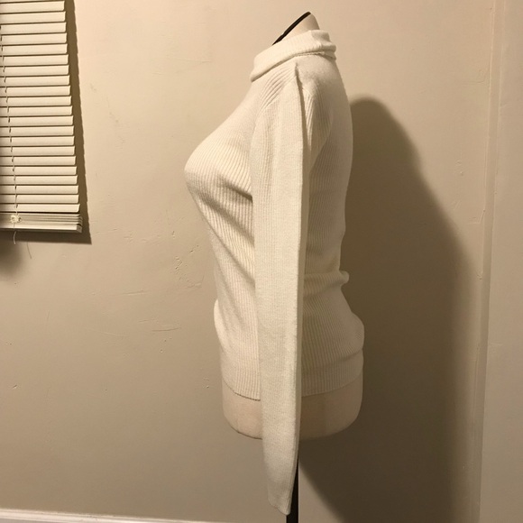 The Damon Turtle Long Sleeve Turtleneck Top Women’s Size XL Color Beige Pullover - Picture 4 of 13